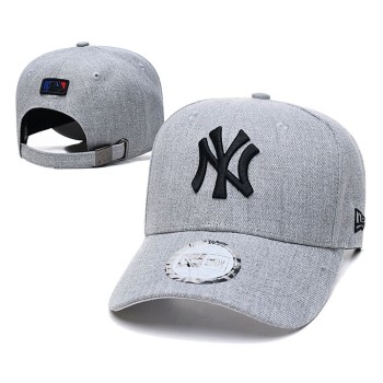 New York Yankeess Adjustable Hat New York Yankeess Adjustable Hat