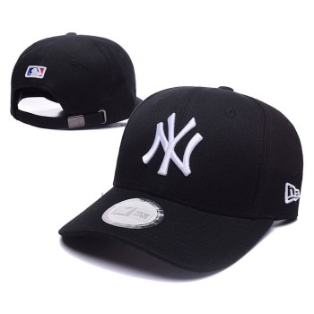 New York Yankeess Adjustable Hat New York Yankeess Adjustable Hat