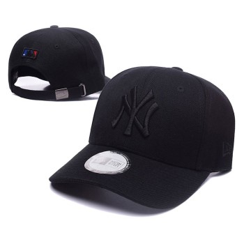 New York Yankeess Adjustable Hat New York Yankeess Adjustable Hat